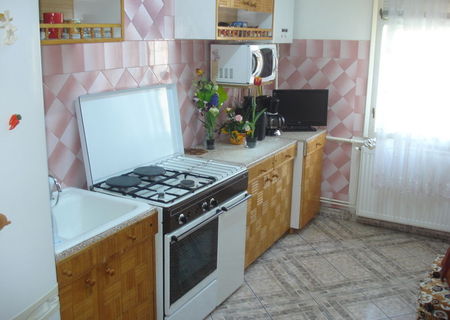 apcu 3 camere , decomandat , in manastur, bloc cu 4 etaje