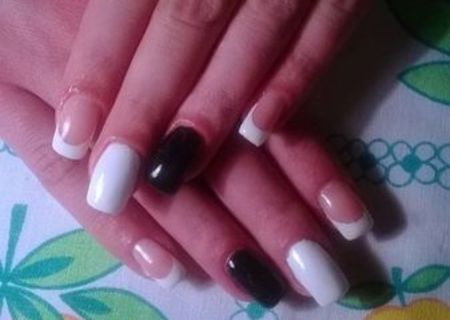 Aplic unghii cu gel Aplic unghii cu gel
