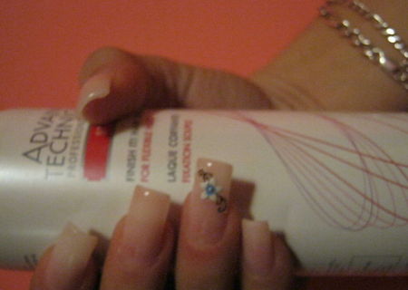 Aplic unghii false cu tips
