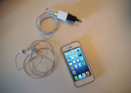 Apple iPhone 5 16 GB Alb, decodat, stare excelenta
