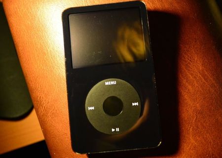 Apple Ipod classic 5th Generation 30GB
