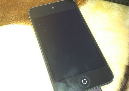 ..Apple iPod touch4 32Gb