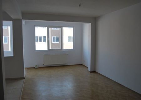 Apt.3 camere,82mp,decomandat,pret avantajos