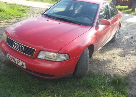 audi A4 culoare rosie