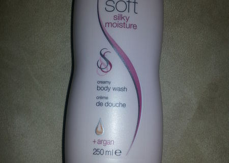 Avon Skin So Soft Silky Moisture gel-crema de dus cu ulei de argan