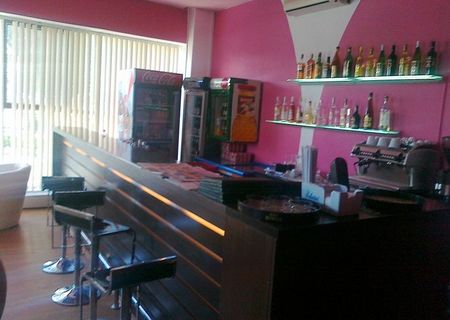 Bar unicat pentru club