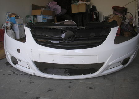 bara fata Opel Corsa 2008