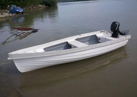 Barca laguna 3,90 cu motor mercury