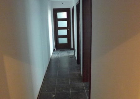 Berceni/APARTAMENT 2 CAMERE/ decomandat/ suprafata generoasa