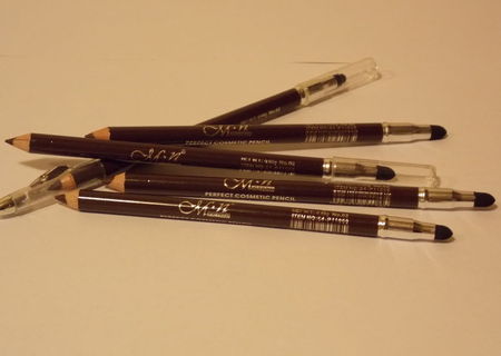 BEST PRICE : Creion de sprancene cu ascutitoare capac si buretel