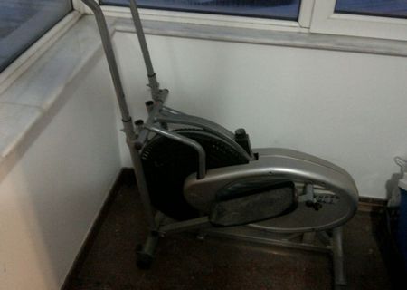 Bicicleta pentru exercititii interior