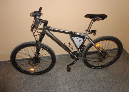 Bicicleta ROCKRIDER 8.1 la cel mai bun PRET
