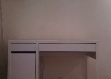 Birou si raft carti Ikea in stare buna!