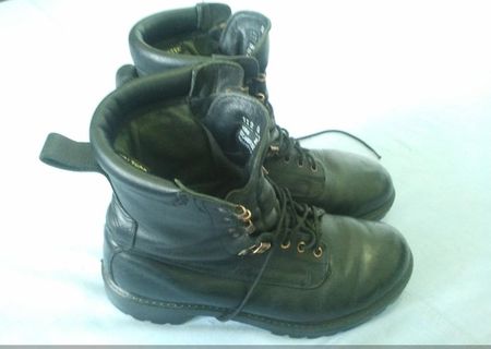 Bocanci militari Goretex secondhand marimea 10M/44Medium