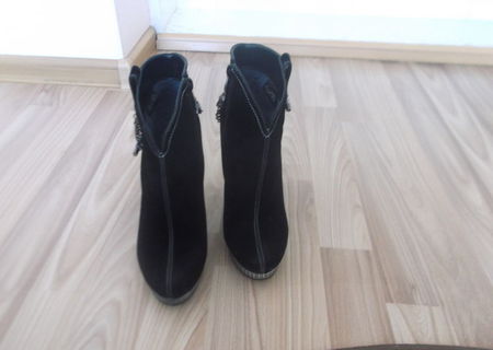 Botine negre