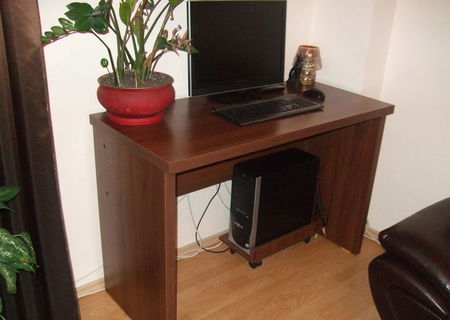 Calculator complet + Monitor 22 inch + birou