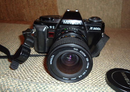 Camera de filmat canon si aparat foto minolia