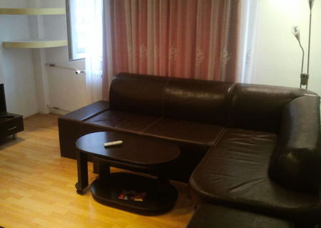 Camera in apartament 3 camere