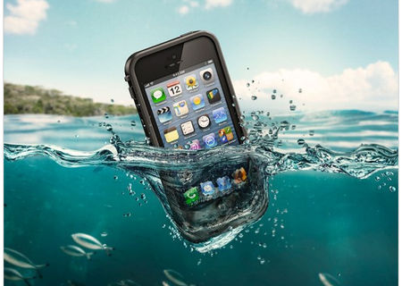 carcasa protectie telefon Apple IPhone 5 / 4 / 4S rezistenta la apa si socuri