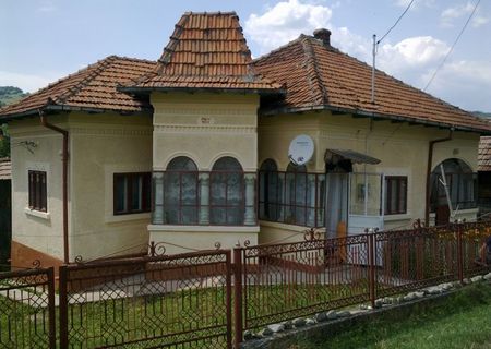 Casa - Comuna Pucheni, Jud. Dambovita