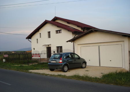 Casa cu 5 camere de vanzare Casa cu 5 camere de vanzare