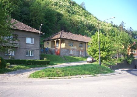 Casa cu etaj in Resita Centrul Civic Casa cu etaj in Resita Centrul Civic