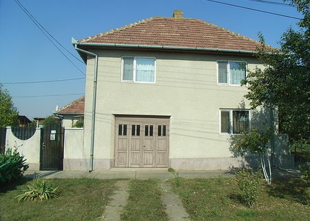 casa cu etaj in sambateni