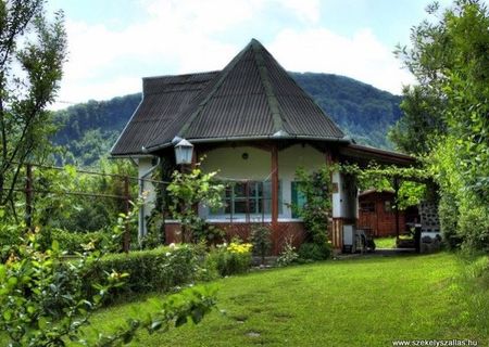 CASA DE INCHIRIAT PENTRU REVELION LA PRAID (jud. Harghita)