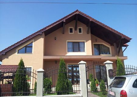 Casă de vânzare