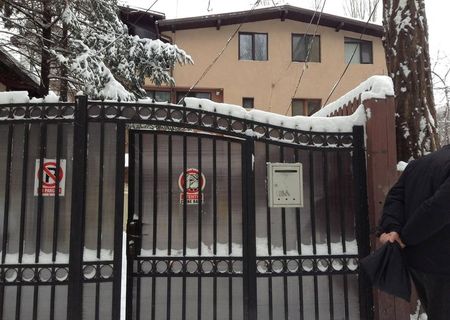 Casa de vanzare 8 camere 5 bai !
