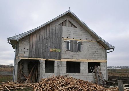 casa de vanzare in dumbraveni