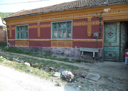 casa de vanzare in sasca romana