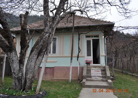 Casa de vanzare localitatea Asau Casa de vanzare localitatea Asau