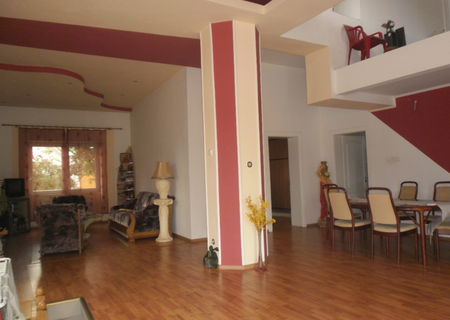 Casa frumoasa semicentral