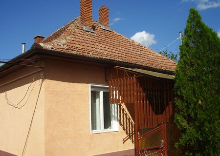 Casa in Mezopeterd la 15 km de Bors