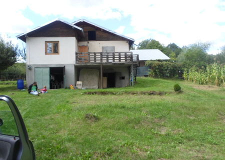 Casa la tara Surani Prahova
