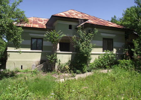 casa nelocuita din 1980, cu teren 3600 mp