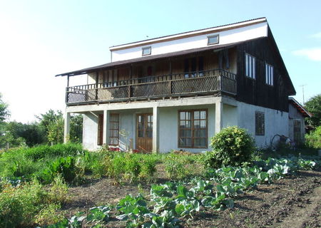 Casa P+1. 7 camere, 1200 mp, Munteni - Belcesti