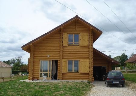 Case, cabane,Pensiuni din lemn rotund Case, cabane,Pensiuni din lemn rotund