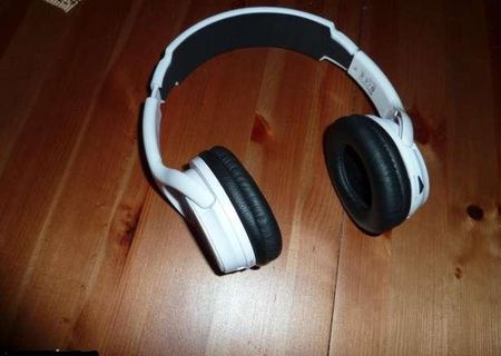 Casti hands-free si stereo Wireless (bluetooth) BeeWi BBH100