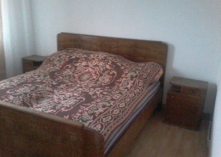 caut colega de apartament