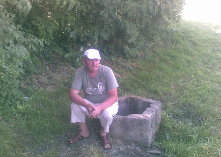 caut loc de munca