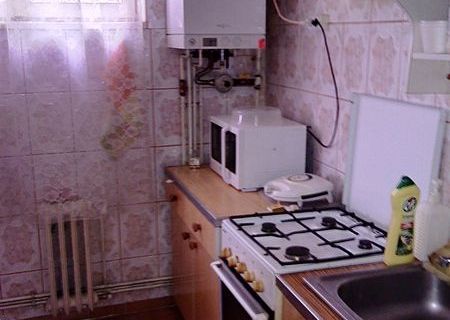 Cautam colega apartament 3 camere decomandat