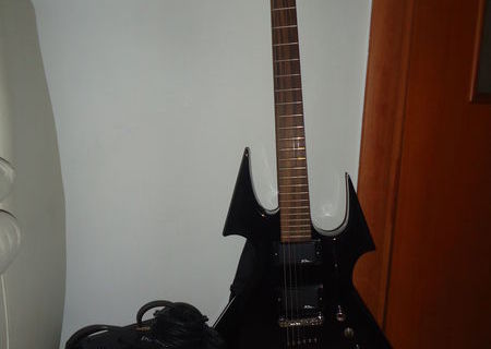 CHITARA SI AMPLIFICATOR