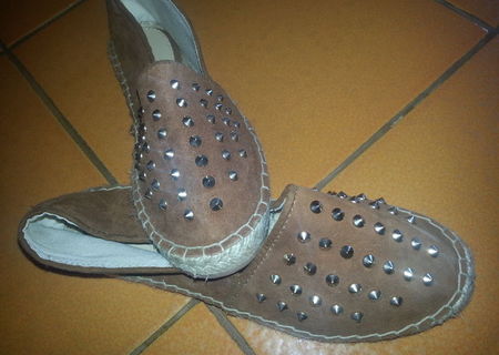 ciupici piele intoarsa maro ,,zara,,