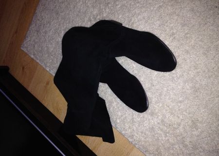 Cizme lungi piele intoarsa Zara