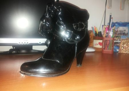 cizme negre