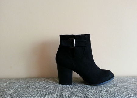 Cizme negre Bershka