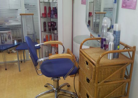 Coafeza cu experienta sau post lucru de inchiriat