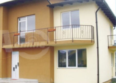 Constructor vand casa nou construita